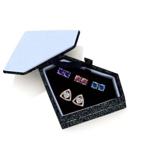 4 SZÉPSÉG - ÉKSZERDOBOZOS SWAROVSKI KRISTÁLYOS FÜLBEVALÓ KOLLEKCIÓ - FEHÉR